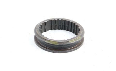 Sleeve 33395-32011 for Various Models - The Sleeve 33395-32011, featuring a gear configuration of 33T, is a versatile component suitable for various vehicle models. It enhances gear synchronization and transmission performance.